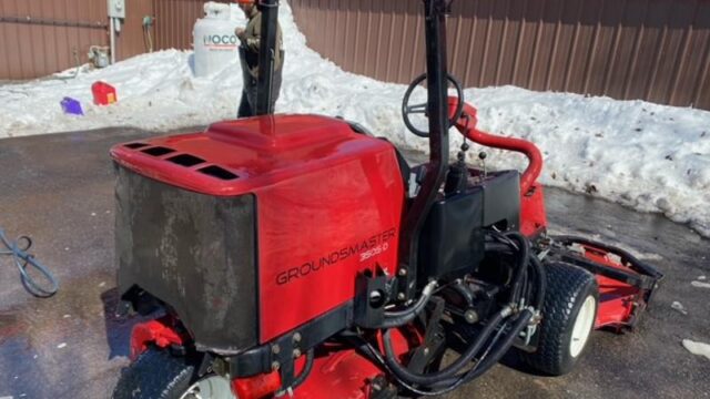 Toro-Groundsmaster-3505-Diesel-2WD-Contouring-Rotary-Mower-2-800×600-1