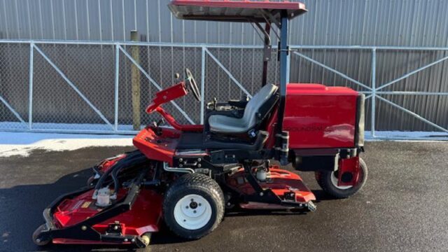 Toro-Groundsmaster-3505-Diesel-2WD-Contouring-Rotary-Mower-2-800×600-1