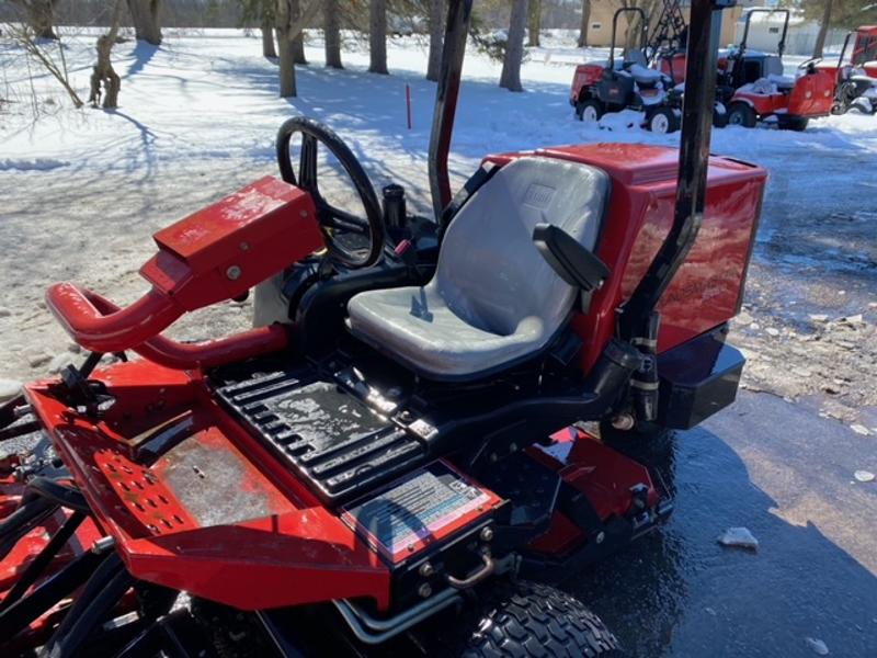 Toro-Groundsmaster-3505-Diesel-2WD-Contouring-Rotary-Mower-3-800×600-1