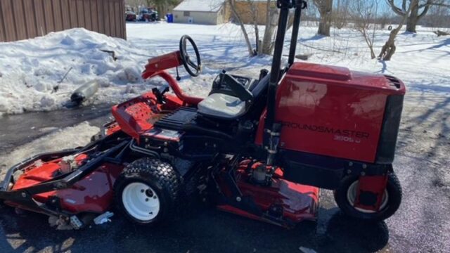 Toro-Groundsmaster-3505-Diesel-2WD-Contouring-Rotary-Mower-5-800×600-1