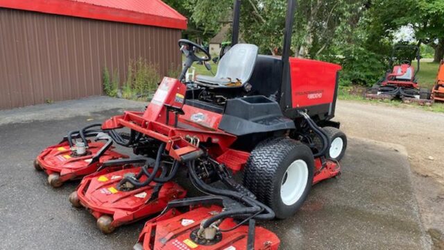 Toro-Groundsmaster-4500-Diesel-4WD-Contouring-Mower-4-800×600-1-1