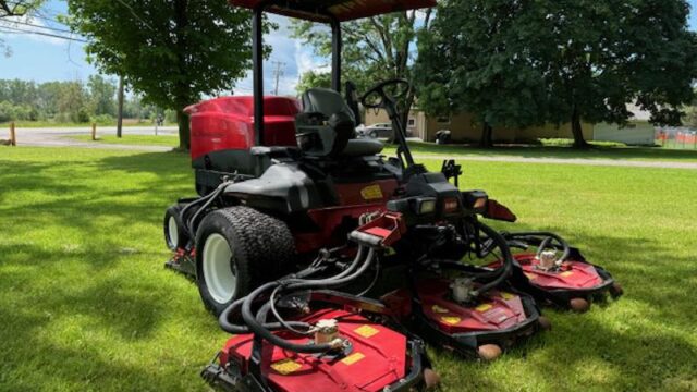 Toro-Groundsmaster-4500-Diesel-4WD-Contouring-Mower-4-800×600-1-2