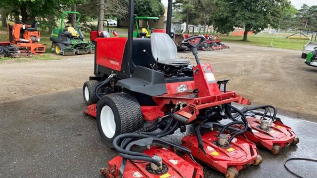 Toro-Groundsmaster-4500-Diesel-4WD-Contouring-Mower-6-800×600-1-1