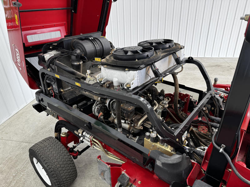 Toro-Groundsmaster-5900-Diesel-4WD-Wide-Area-Mower-11-800×600-1