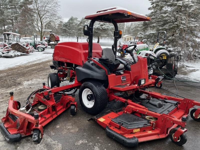 Toro-Groundsmaster-5900-Diesel-4WD-Wide-Area-Mower-12-800×600-1