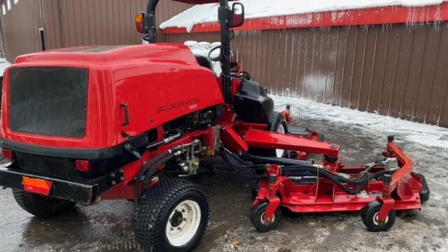 Toro-Groundsmaster-5900-Diesel-4WD-Wide-Area-Mower-4-800×600-1