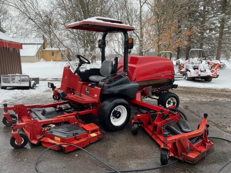 Toro-Groundsmaster-5900-Diesel-4WD-Wide-Area-Mower-6-800×600-1