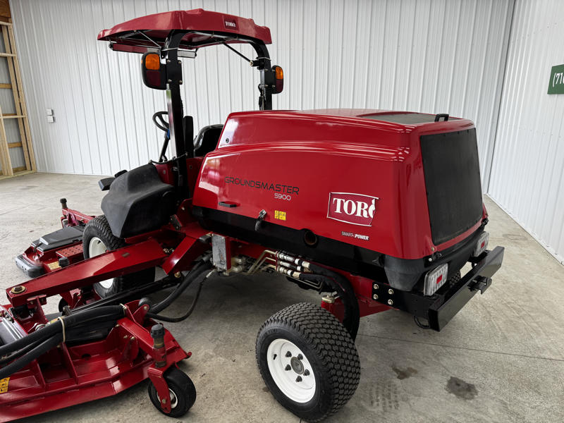 Toro-Groundsmaster-5900-Diesel-4WD-Wide-Area-Mower-6-800×600-1