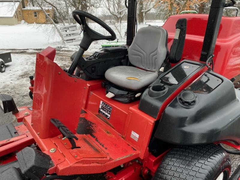 Toro-Groundsmaster-5900-Diesel-4WD-Wide-Area-Mower-7-800×600-1