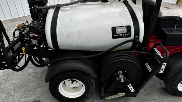 Toro-Multi-Pro-1750-Turf-Sprayer-2-800×600-1