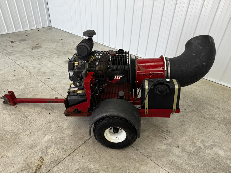 Toro-Pro-Force-Pull-Behind-Blower-2-800×600-1