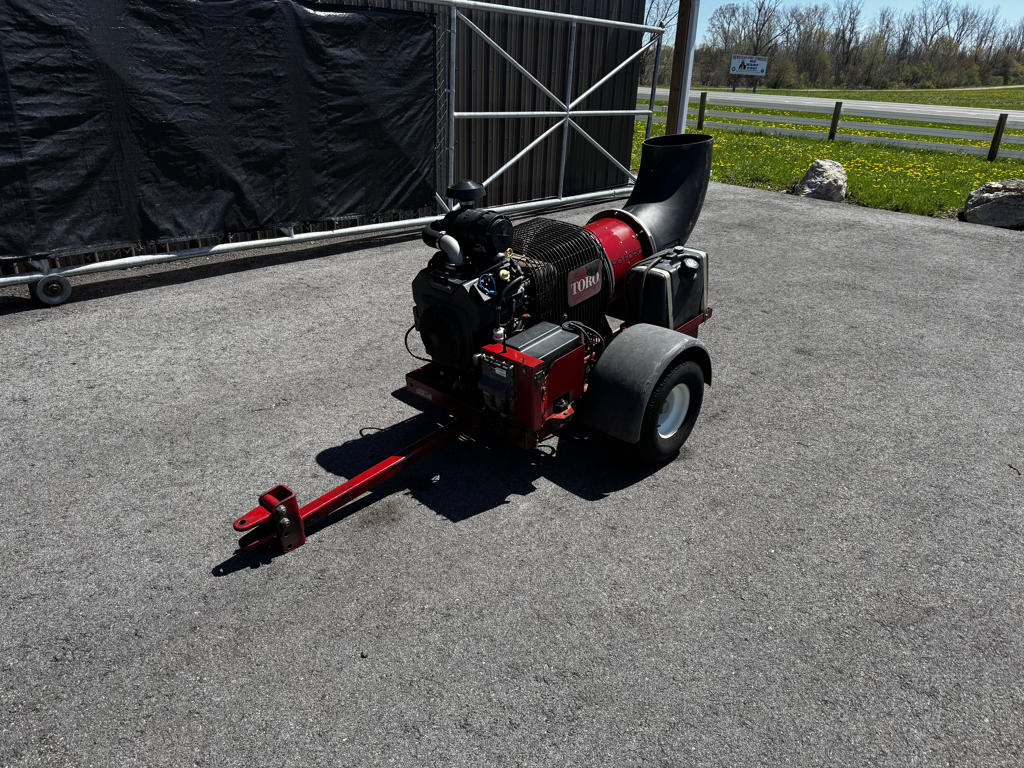 Toro-Pro-Force-Pull-Behind-Blower-6-1024×768-1