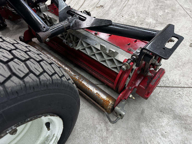 Toro-Reelmaster-3100-Diesel-3WD-Sidewinder-Triplex-Mower-10-800×600-1