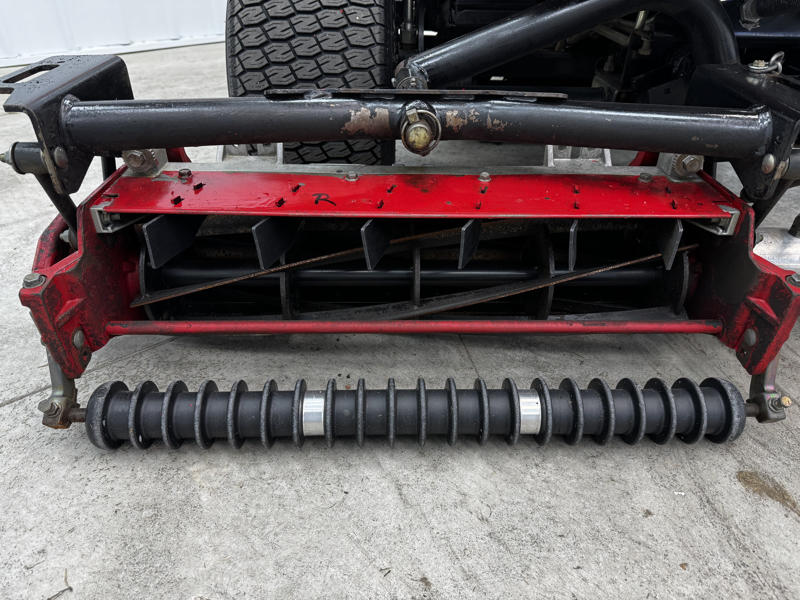 Toro-Reelmaster-3100-Diesel-3WD-Sidewinder-Triplex-Mower-11-800×600-1