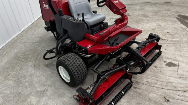 Toro-Reelmaster-3100-Diesel-3WD-Sidewinder-Triplex-Mower-12-800×600-1