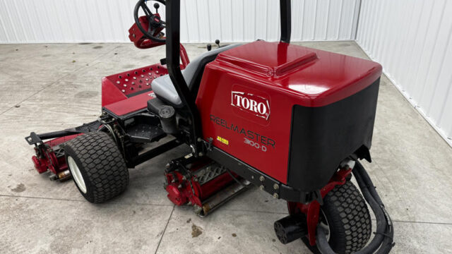 Toro-Reelmaster-3100-Diesel-3WD-Sidewinder-Triplex-Mower-6-800×600-1
