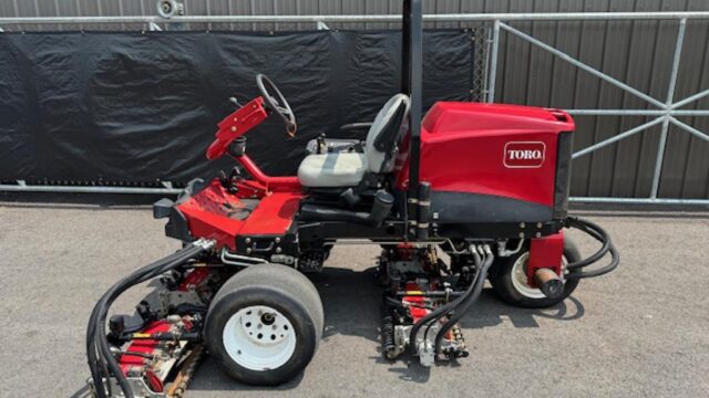 Toro-Reelmaster-3550-Diesel-3WD-Reel-Mower-3-1024×768-1-3