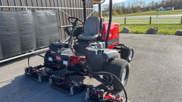 Toro-Reelmaster-5010H-Diesel-2WD-Hybrid-Electric-Reels-Fairwary-Mower-4-1024×768-1