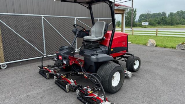 Toro-Reelmaster-5010H-Diesel-2WD-Hybrid-Electric-Reels-Fairway-Mower-2-1024×768-1
