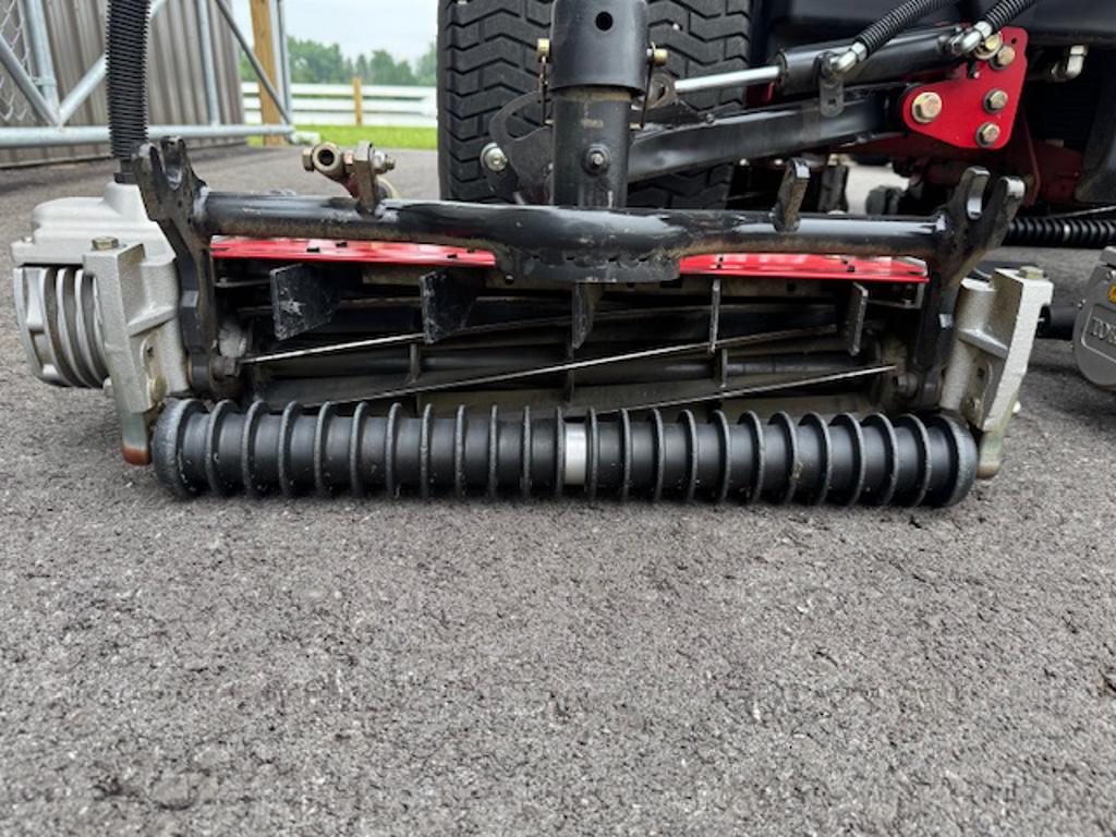 Toro-Reelmaster-5010H-Diesel-2WD-Hybrid-Electric-Reels-Fairway-Mower-5-1024×768-1