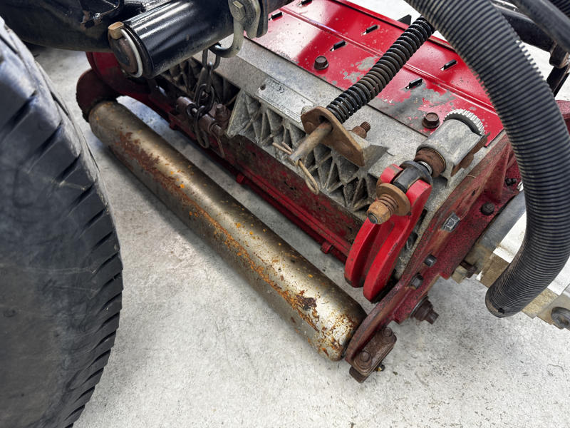 Toro-Reelmaster-5510-Diesel-2WD-Fairway-Mower-2-800×600-1-1
