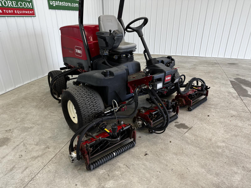 Toro-Reelmaster-5510-Diesel-2WD-Fairway-Mower-3-800×600-1-1