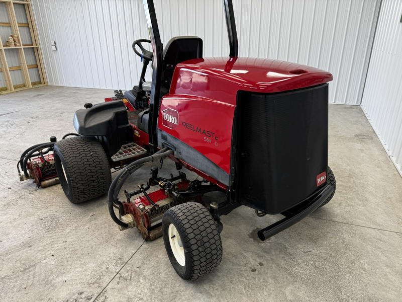 Toro-Reelmaster-5510-Diesel-2WD-Fairway-Mower-5-800×600-1-1
