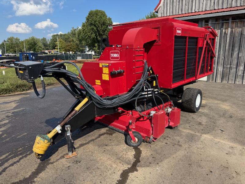 Toro-Versa-Vac-PTO-Driven-Turf-and-Field-Sweeper-and-Debris-Vacuum-3-800×600-1