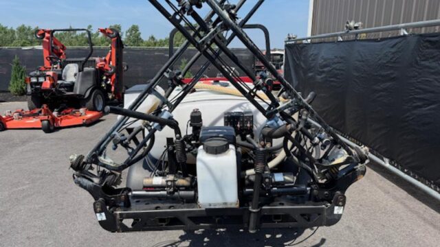 Toro-Workman-3200-Gas-2WD-with-200-Gallon-Sprayer-4-1024×768-1