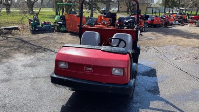 Toro-Workman-HDX-Gas-2WD-Utility-Vehicle-3-800×600-1-1