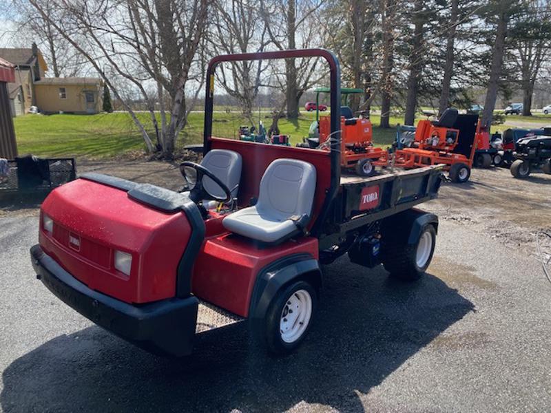 Toro-Workman-HDX-Gas-2WD-Utility-Vehicle-4-800×600-1-1