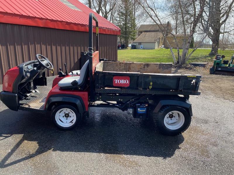 Toro-Workman-HDX-Gas-2WD-Utility-Vehicle-5-800×600-1-1