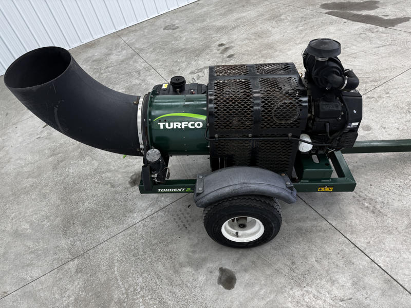Turfco-Torrent-2-Pull-Behind-Debris-Blower-1-800×600-1