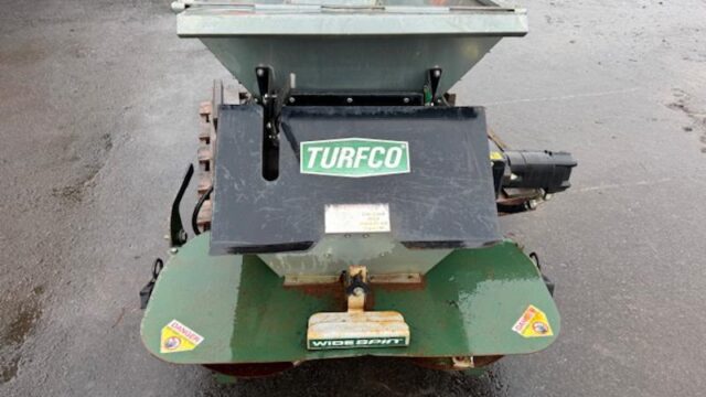 turfco-Widespin-1530-Broadcast-Utility-Mounted-Top-Dresser-3-800×600-1