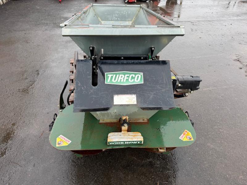 turfco-Widespin-1530-Broadcast-Utility-Mounted-Top-Dresser-3-800×600-1