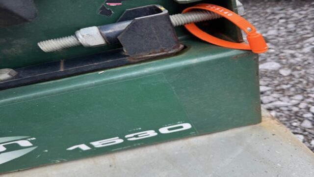 turfco-Widespin-1530-Broadcast-Utility-Mounted-Top-Dresser-4-800×600-1