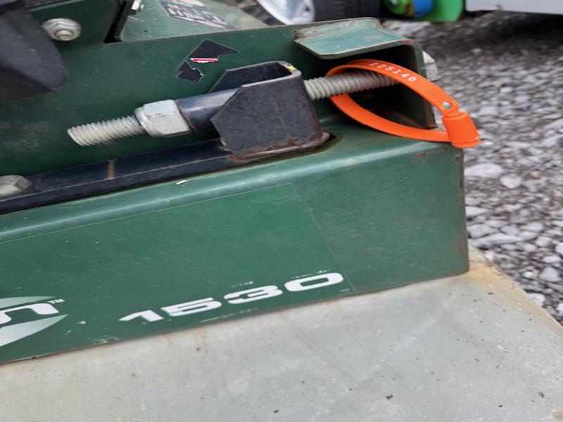 turfco-Widespin-1530-Broadcast-Utility-Mounted-Top-Dresser-4-800×600-1
