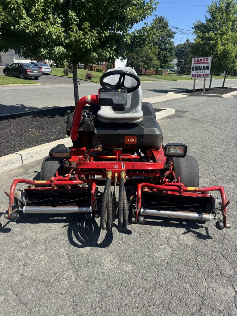 4370