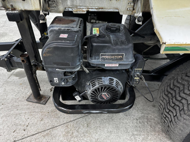 Dakota-410-Turf-Tender-Pull-Behind-Top-Dresser-6-800×600-1