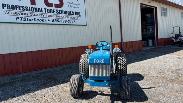 Ford-tractor-2