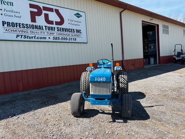 Ford-tractor-2