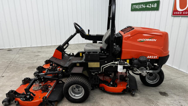 Jacobsen-AR331-Diesel-3WD-Contouring-Mower-4-800×600-1