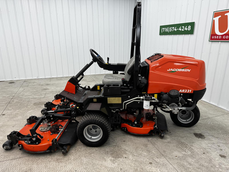 Jacobsen-AR331-Diesel-3WD-Contouring-Mower-4-800×600-1