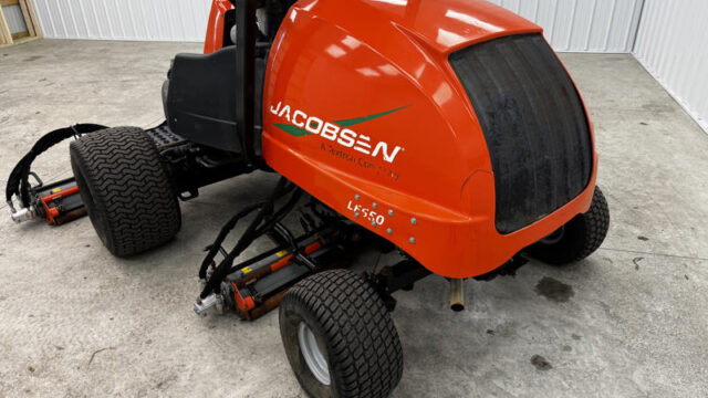 Jacobsen-LF-550-Diesel-2WD-Fairway-Mower-6-800×600-1