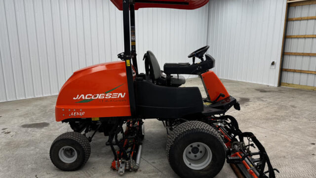 Jacobsen-LF-550-Diesel-2WD-Fairway-Mower-7-800×600-1