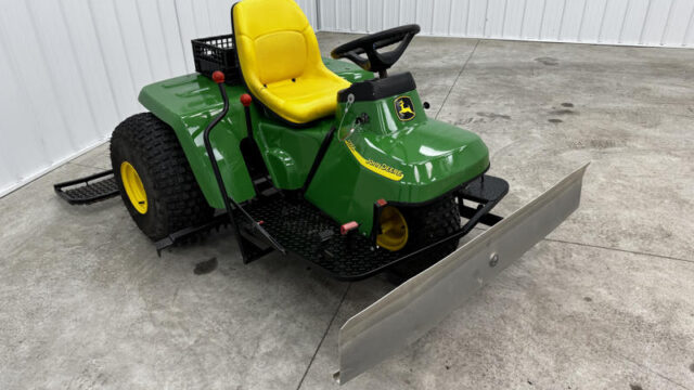 John-Deere-1200A-Bunker-and-Field-Rake-1-800×600-1