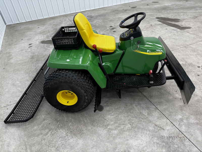 John-Deere-1200A-Bunker-and-Field-Rake-2-800×600-1