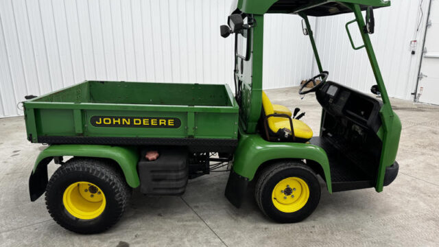 John-Deere-2030-Pro-Gator-Diesel-4WD-Utility-Vehicle-1-800×600-1