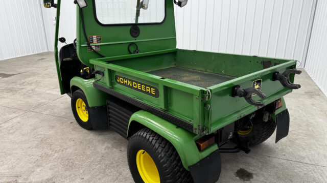 John-Deere-2030-Pro-Gator-Diesel-4WD-Utility-Vehicle-3-800×600-1
