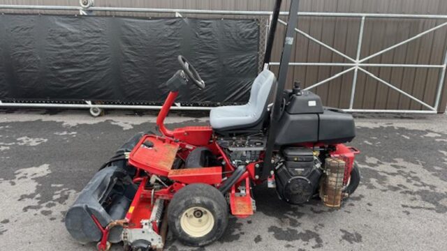 Toro-Greensmaster-3150-Gas-2WD-Greens-Mower-3-800×600-1